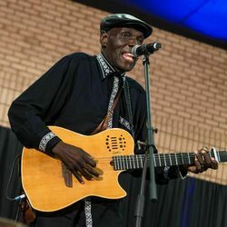 Picture of Oliver Mtukudzi