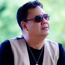 Picture of Alex Leon