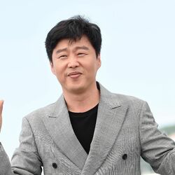 Picture of Kim Hee Won