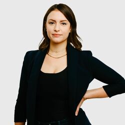 Picture of Stephanie Economou