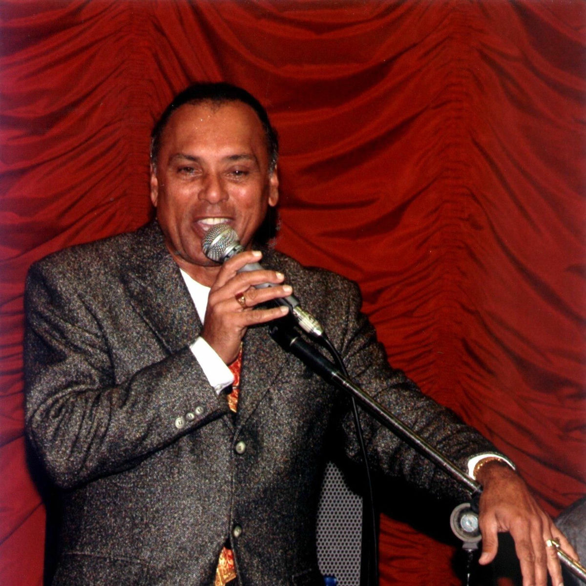 Artist picture of Paulinho Mocidade