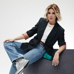 Picture of Gülben Ergen