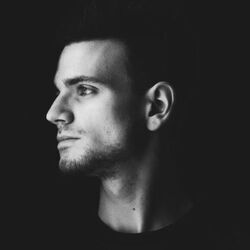 Picture of Yvvan Back