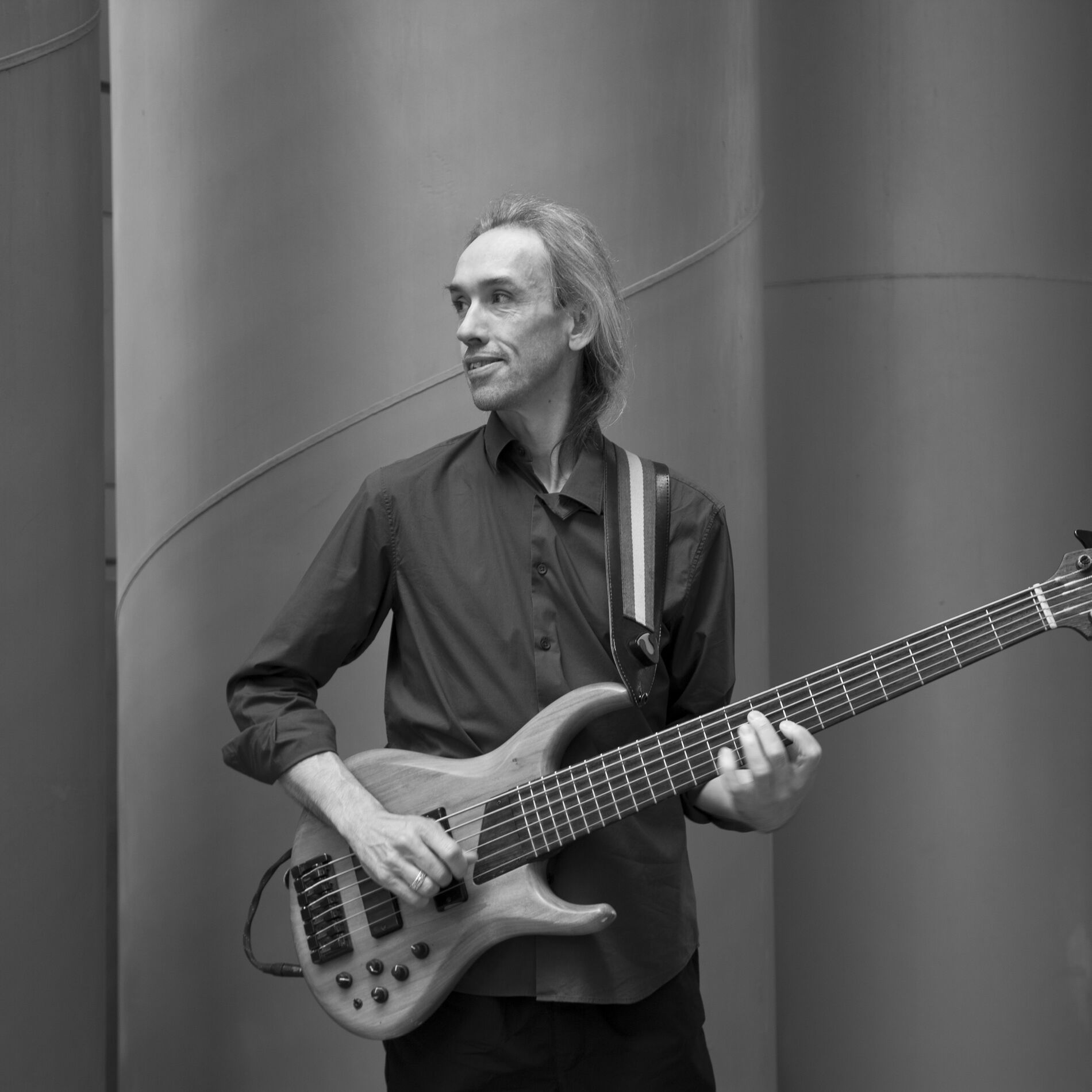 Artist picture of Björn Meyer