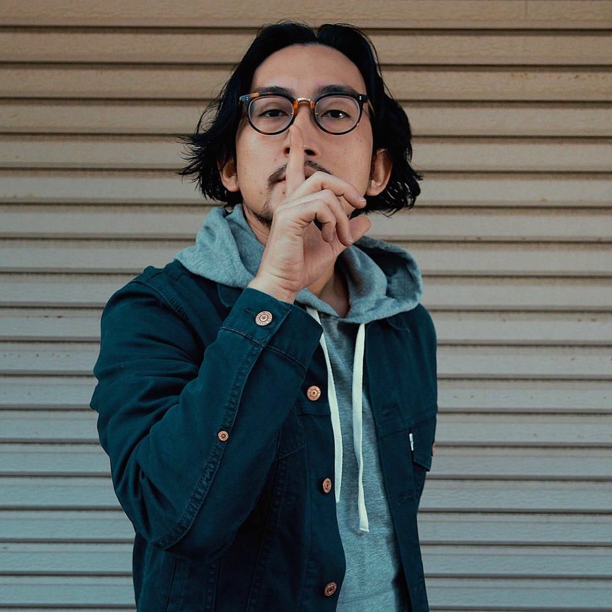 JJJ: アルバム、曲、コンサート | Deezer