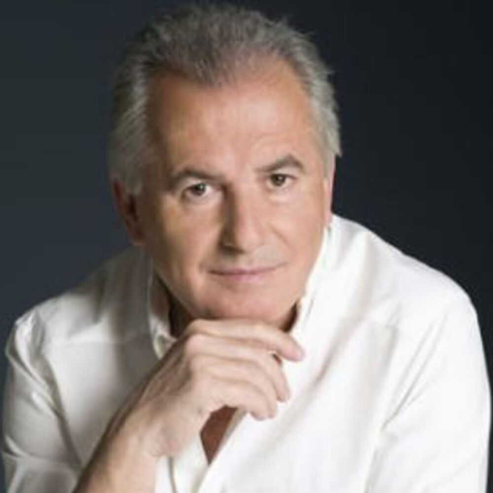 Picture of Victor Manuel