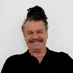 Picture of Nengo Vieira