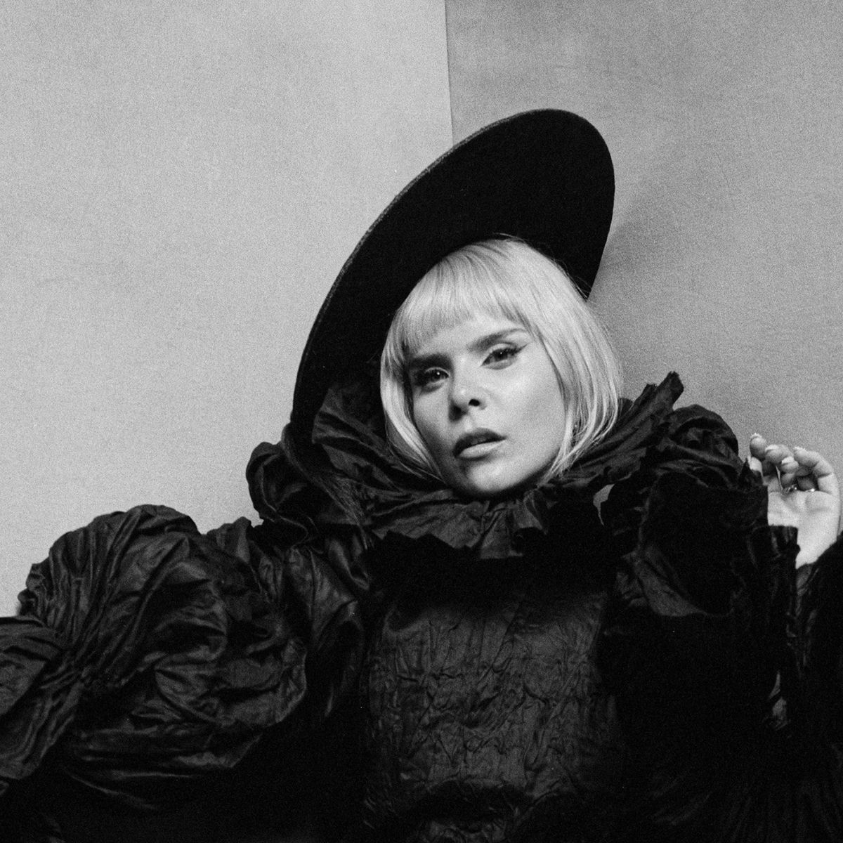 Artist picture of Paloma Faith