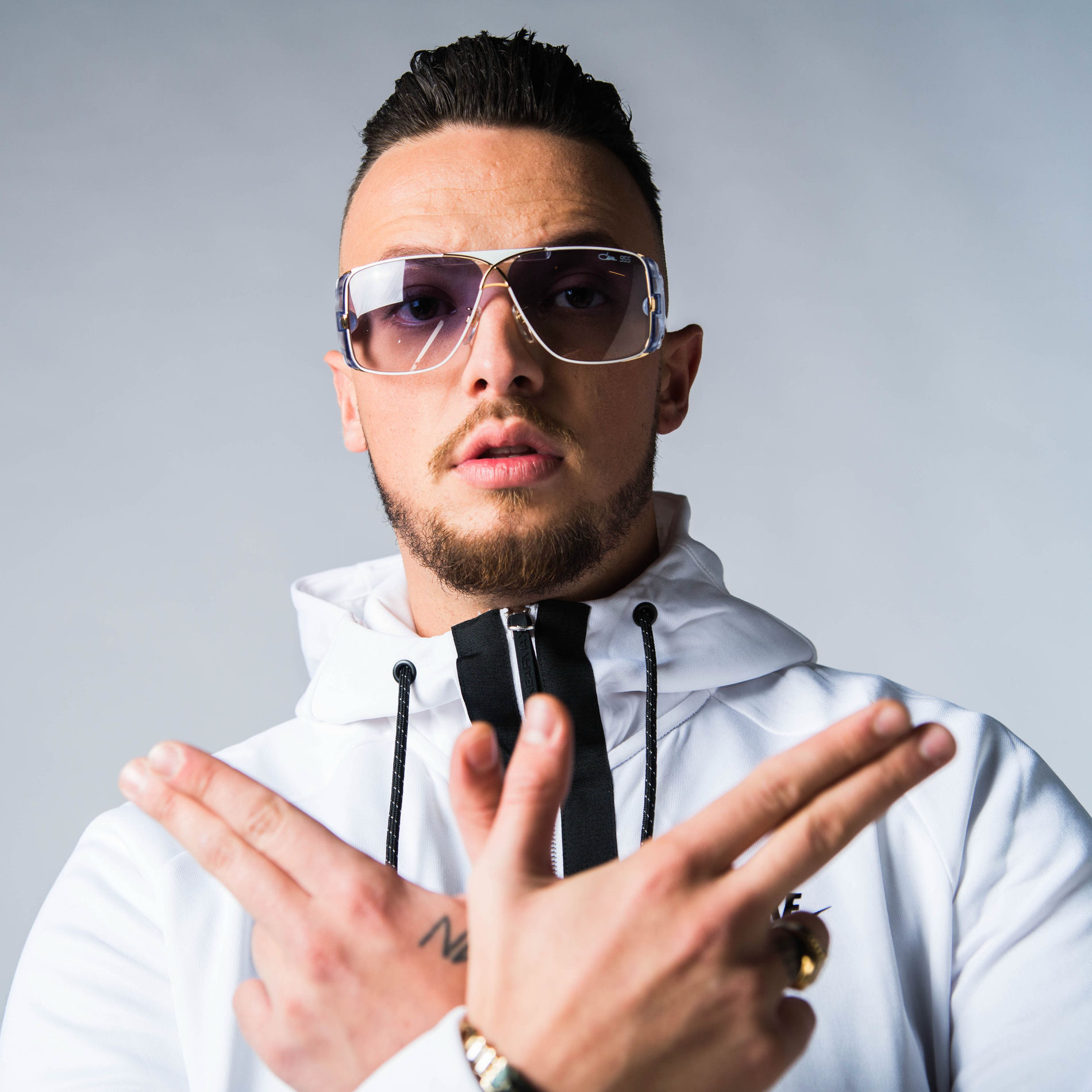 Artist picture of Azet