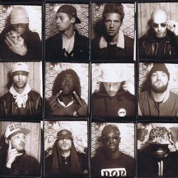 Picture of L'entourage