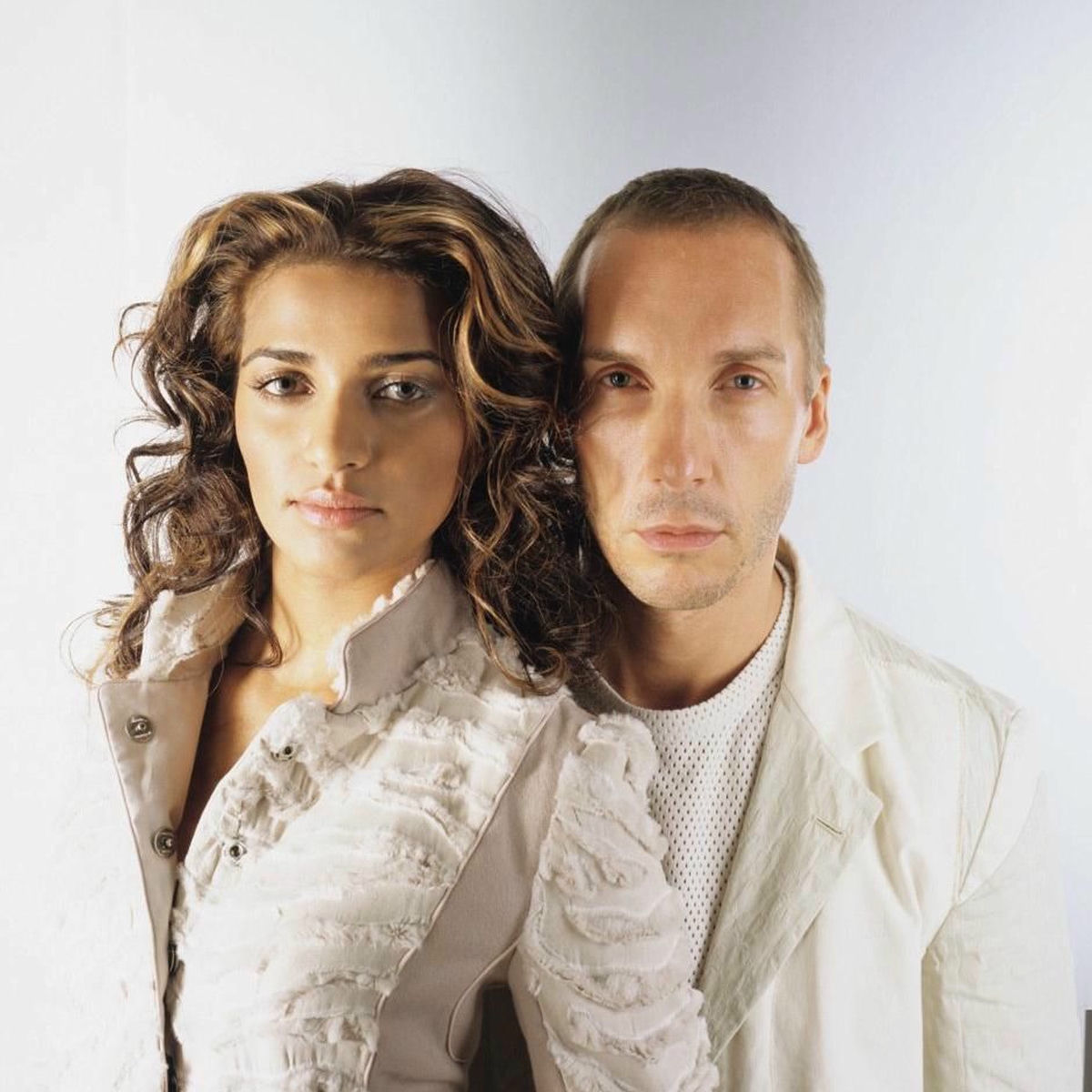 Artist picture of iiO