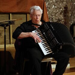 Picture of Pauline Oliveros
