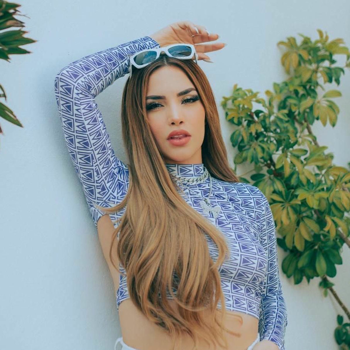 Artist picture of Kim Loaiza
