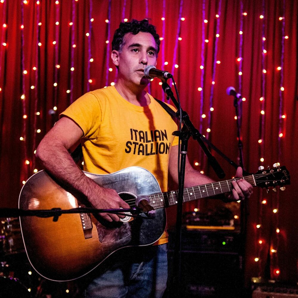 Picture of Joshua Radin