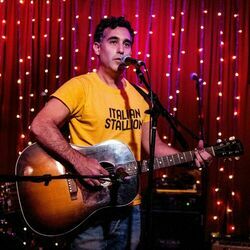 Picture of Joshua Radin