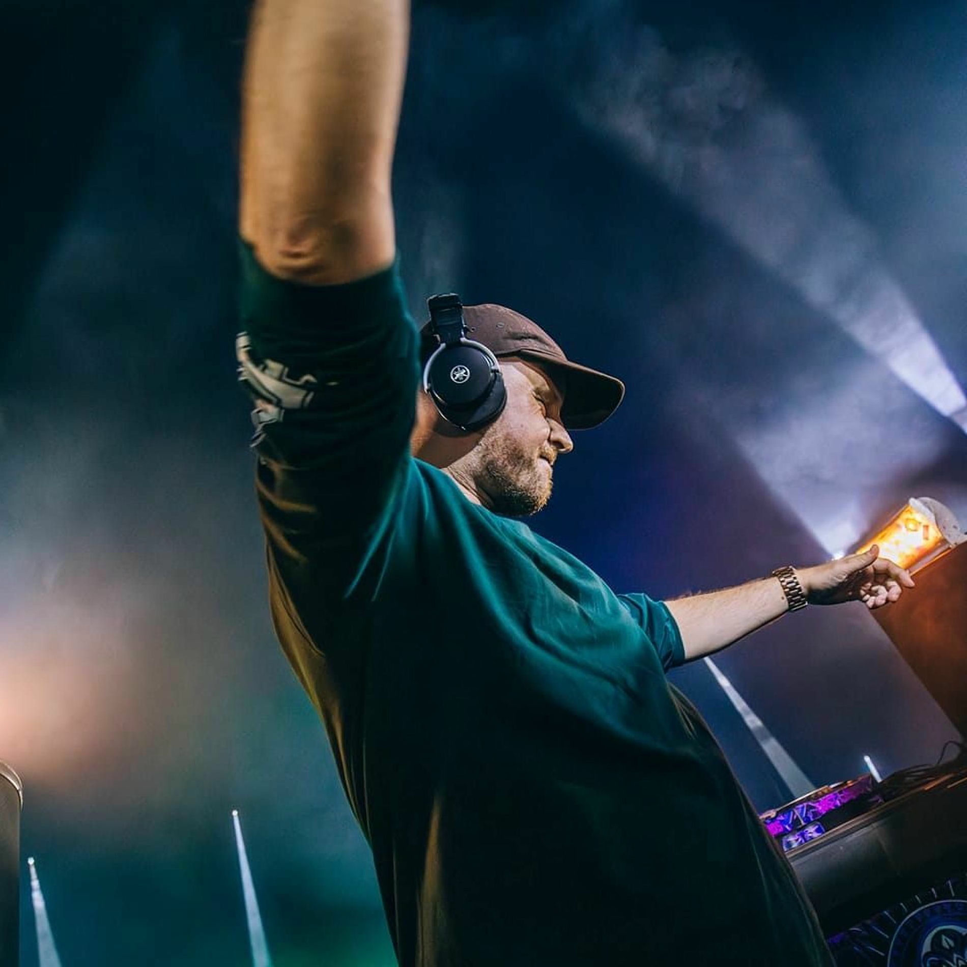 Artist picture of Emalkay