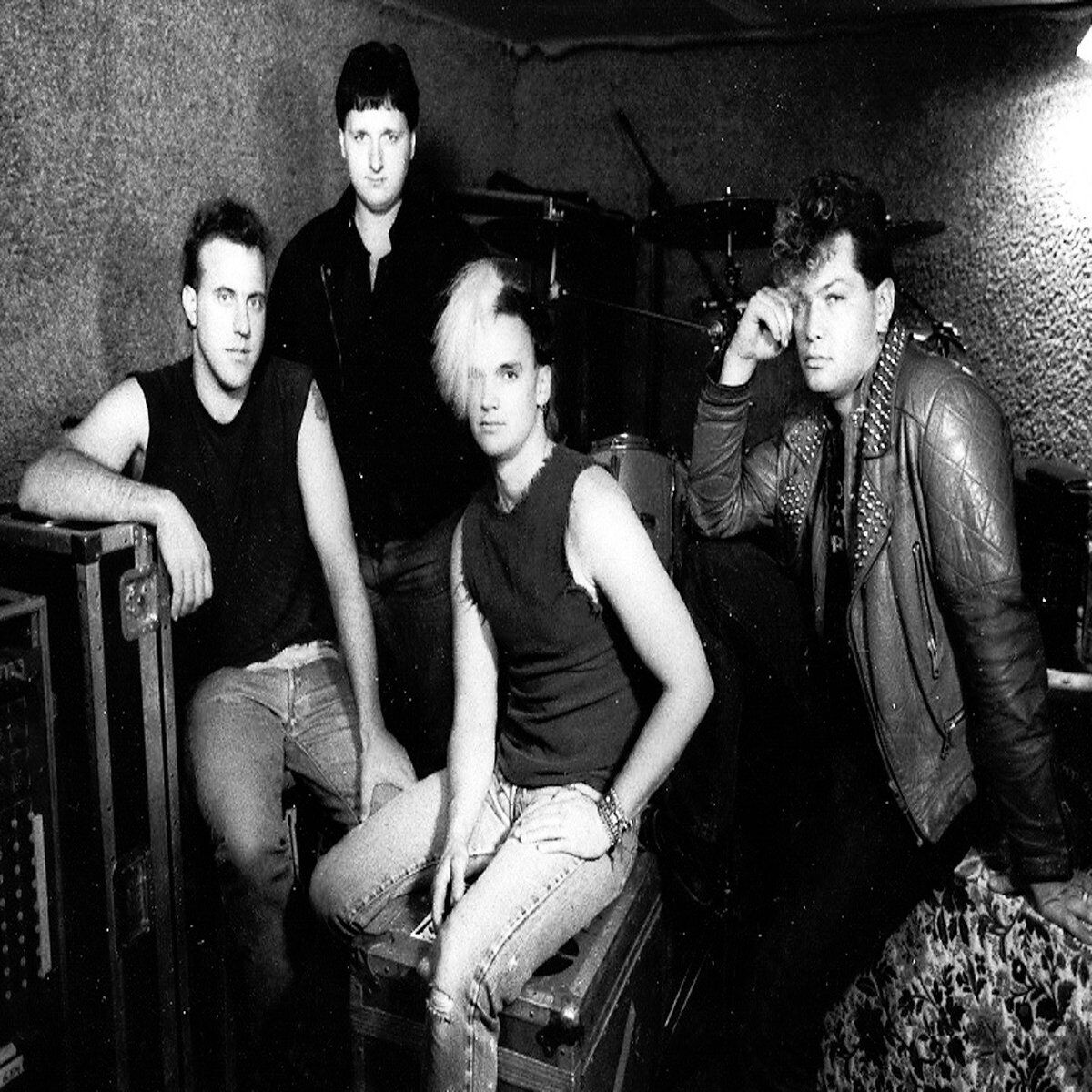 Artist picture of Undercover