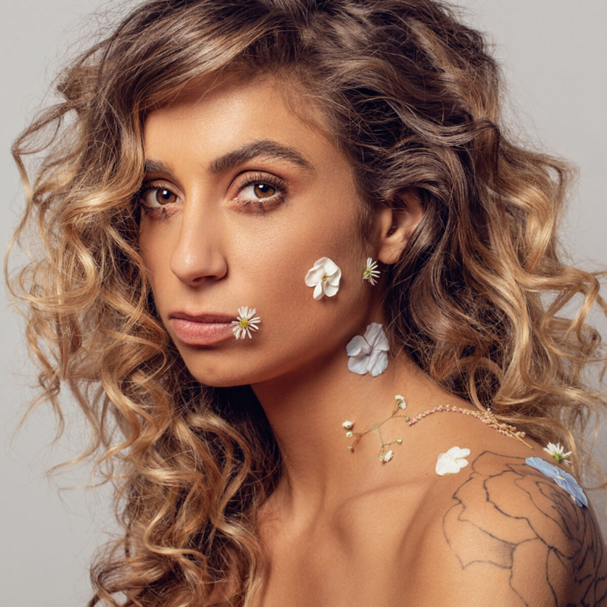Artist picture of Nona
