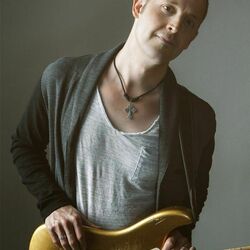 Picture of Lincoln Brewster