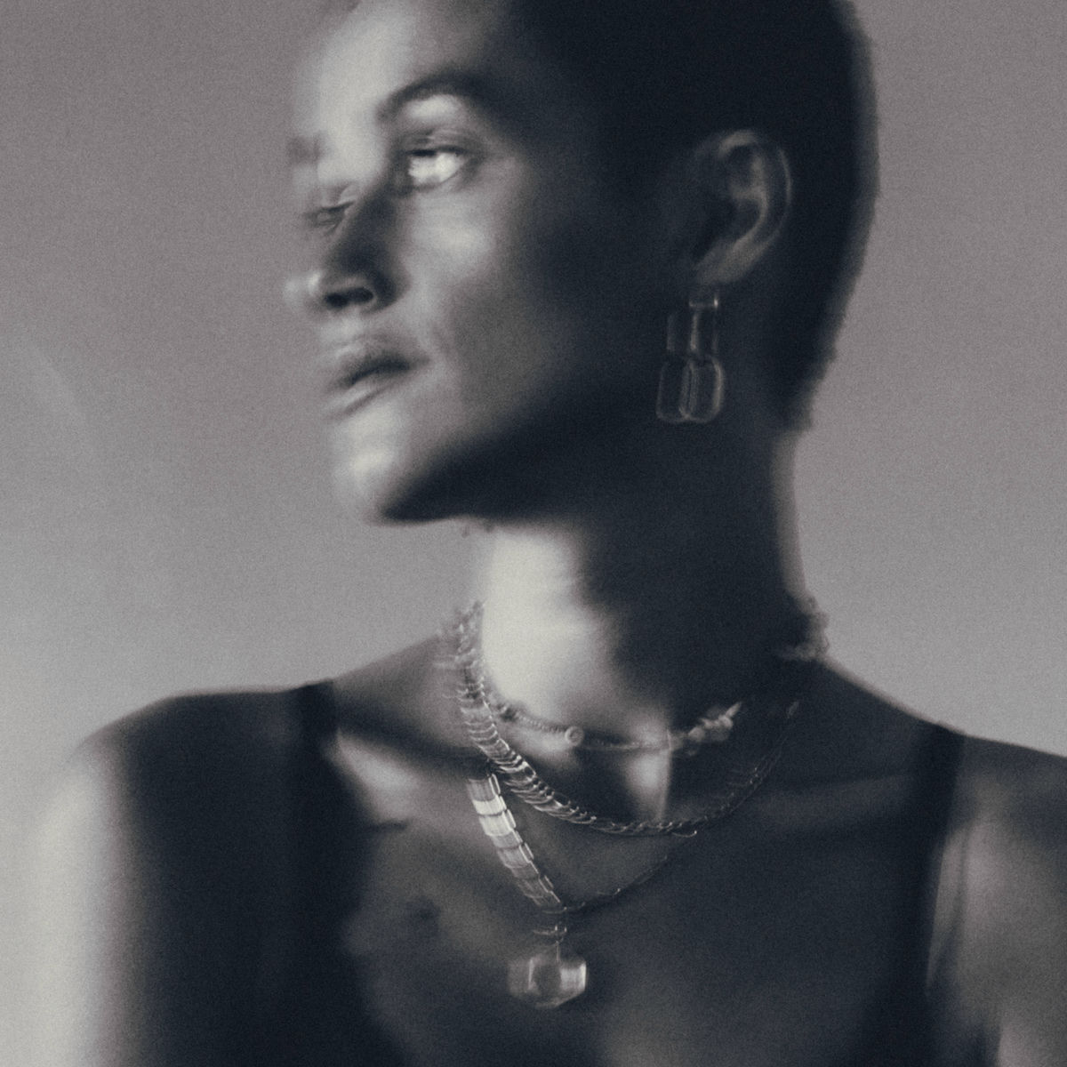 Artist picture of Mogli