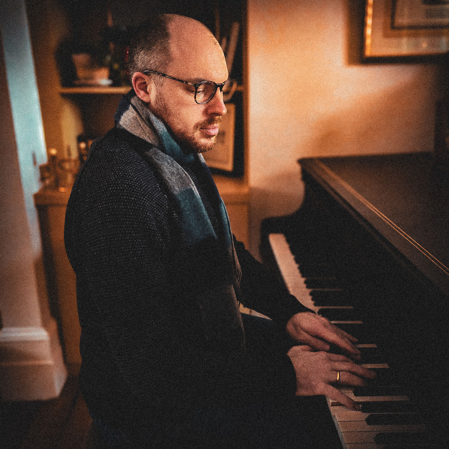 Artist picture of Toby Knowles