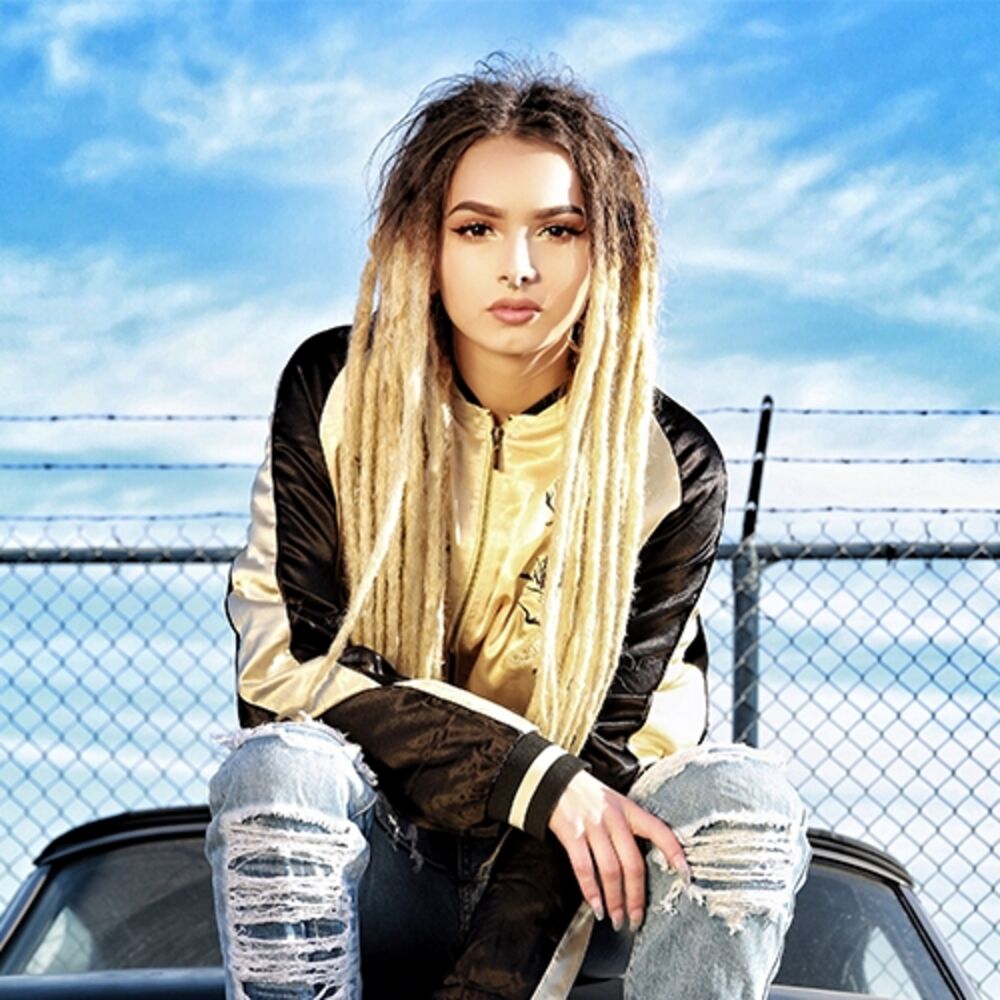 Picture of Zhavia