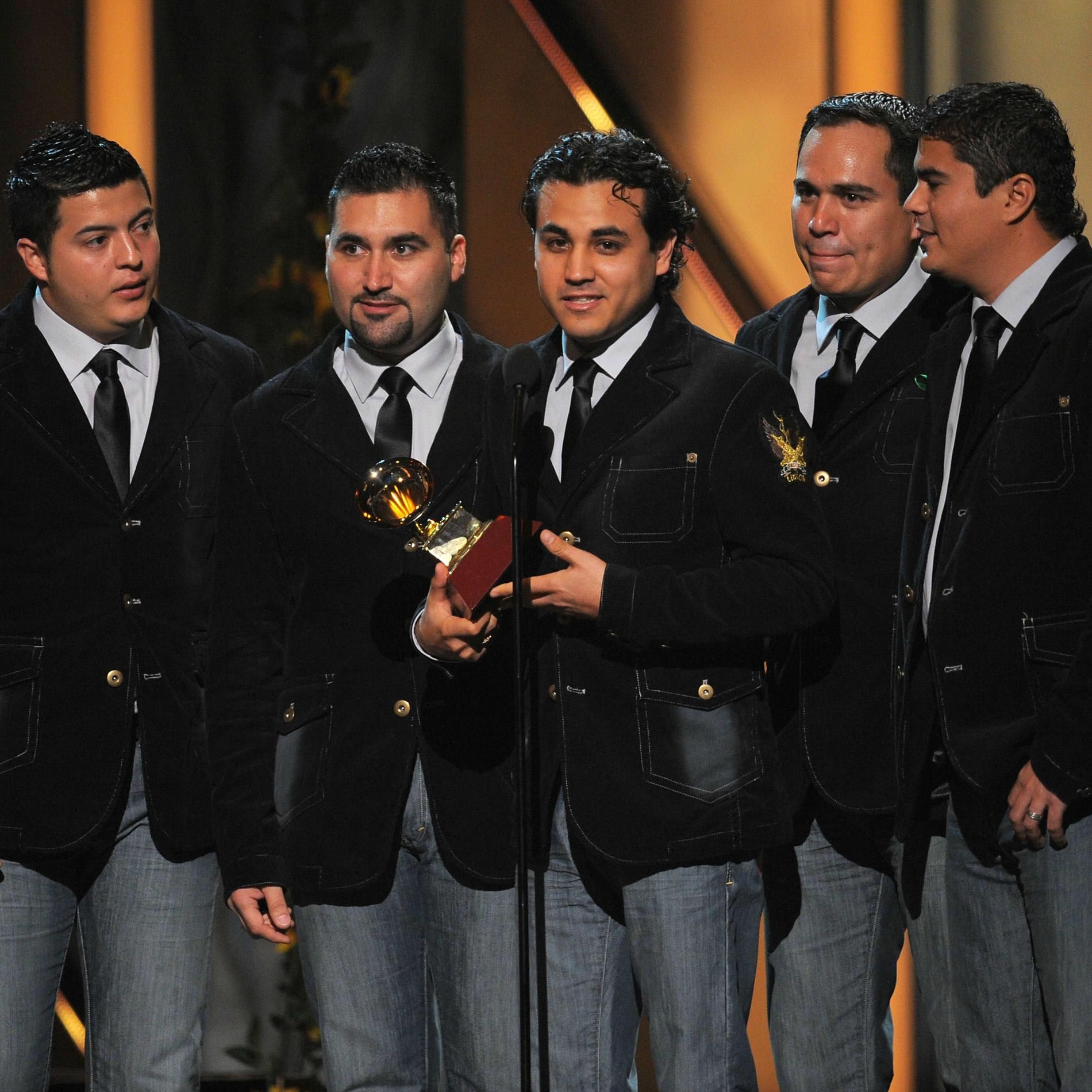 Artist picture of Costumbre