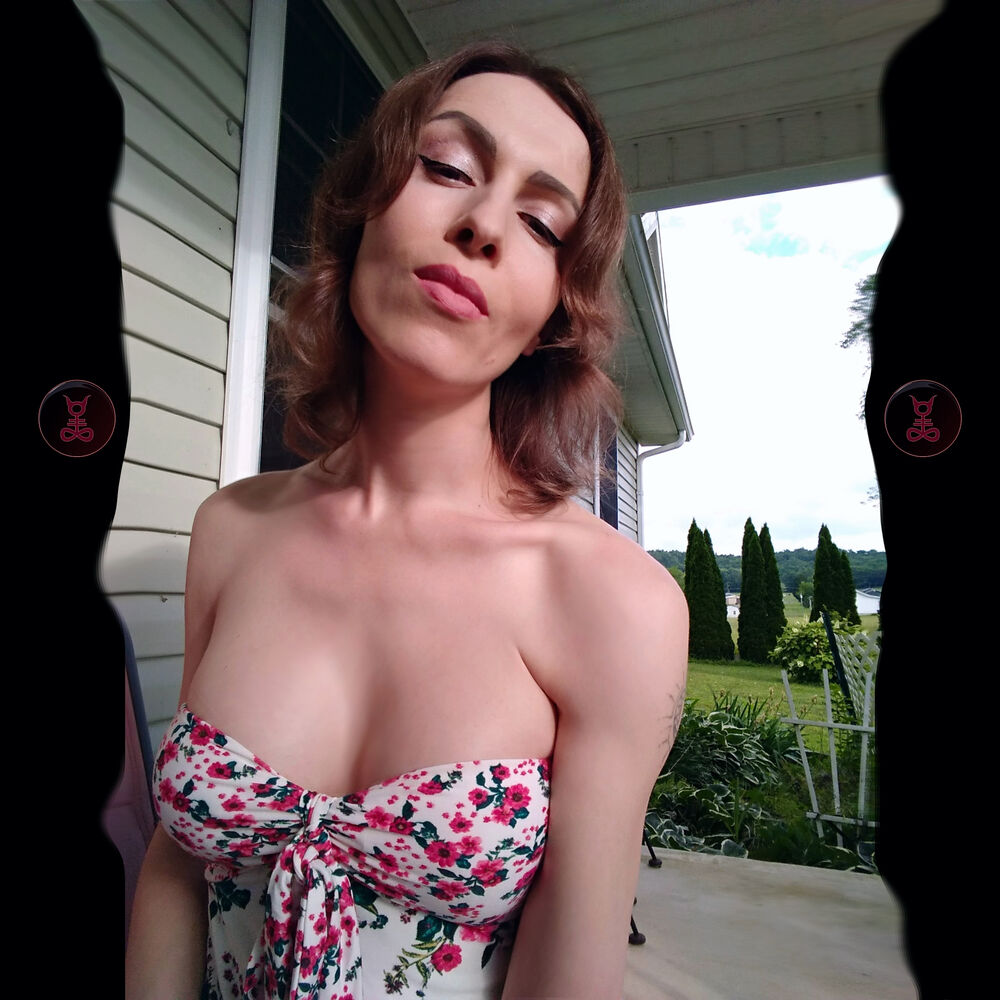 Picture of Catherine Corelli