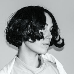 Picture of Kelly Lee Owens
