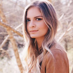 Picture of Lauren Duski