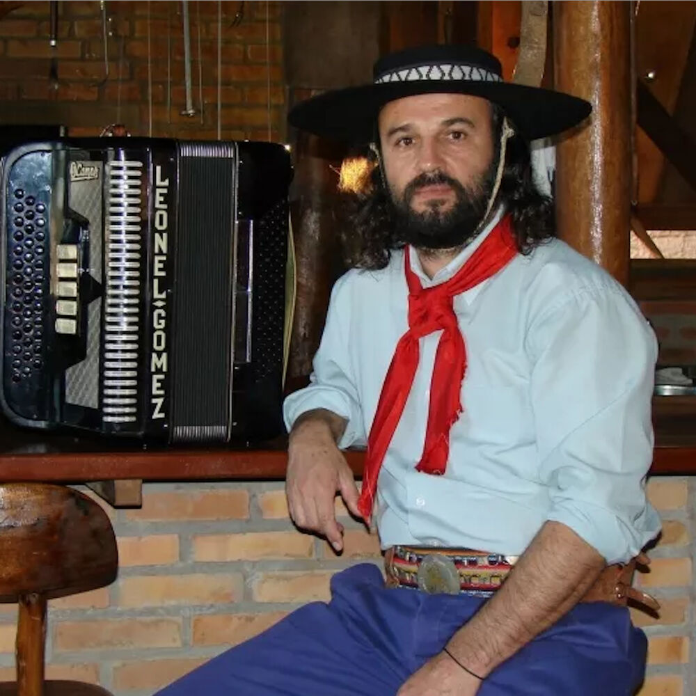 Picture of Leonel Gomez