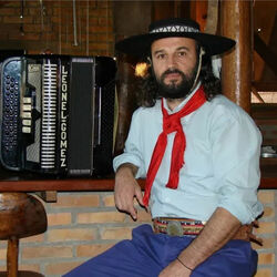 Picture of Leonel Gomez