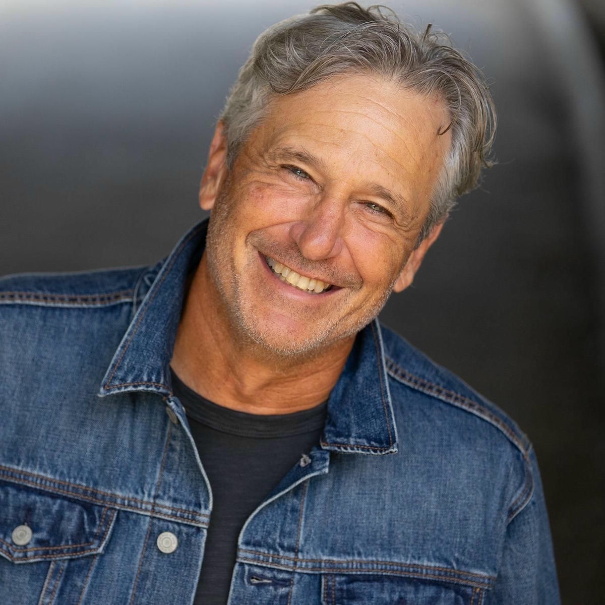 Artist picture of Robert Tepper