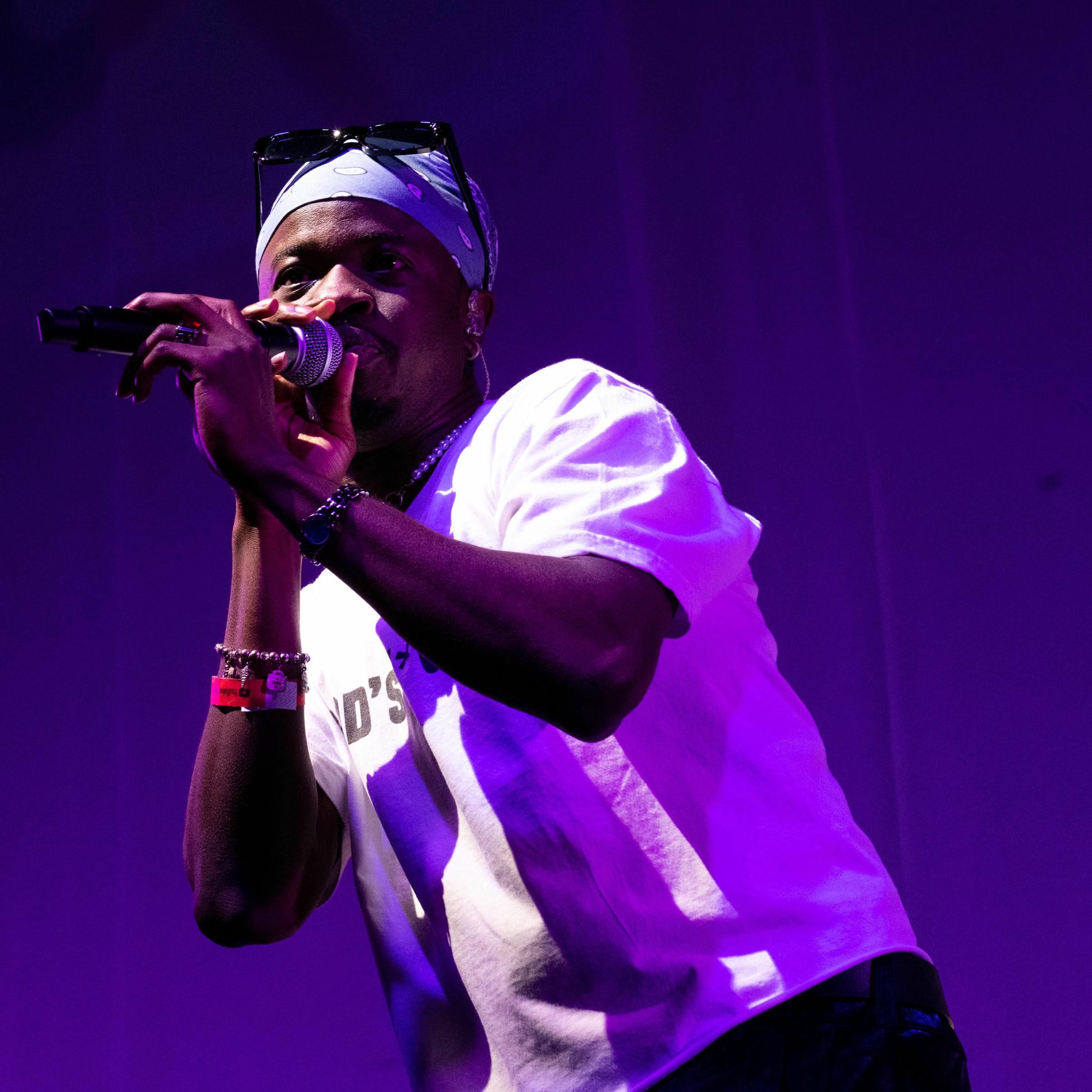 Artist picture of Mannywellz