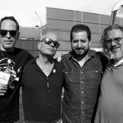 Los Amantes De Lola Backing Tracks