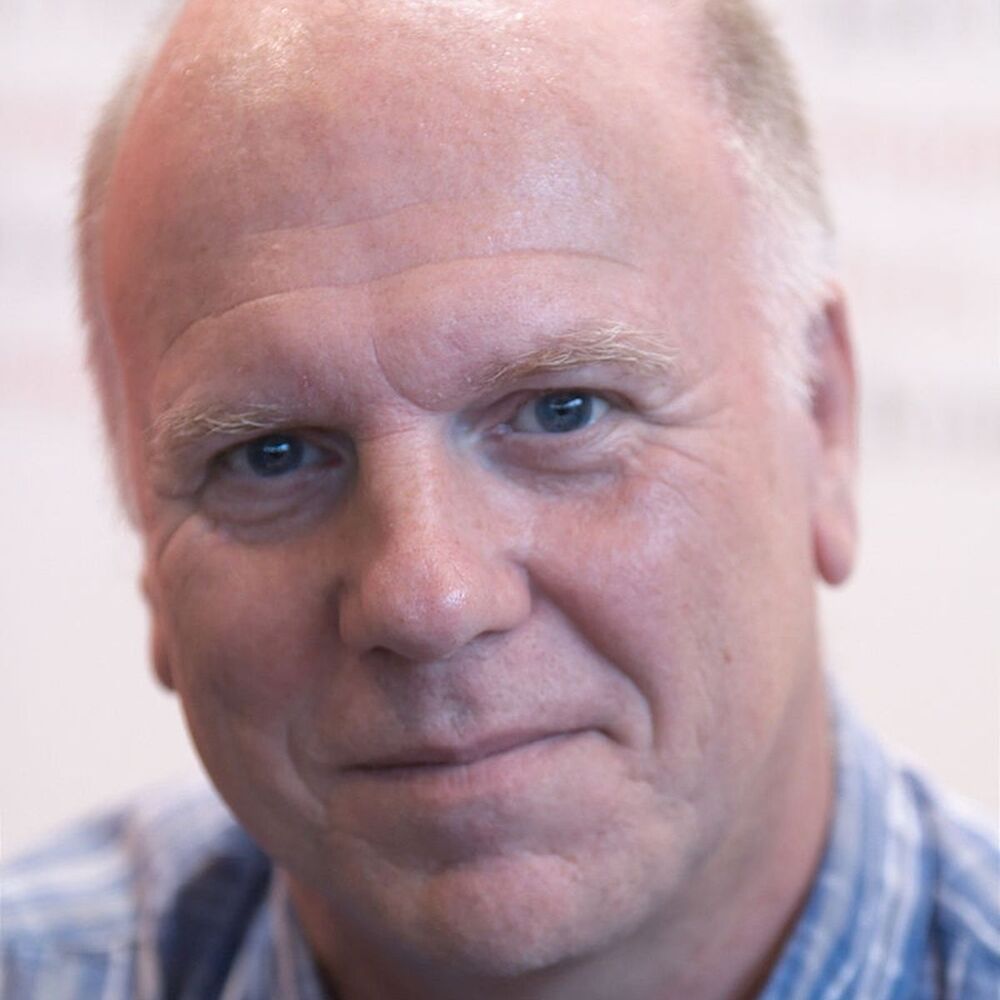 Picture of Peter Robinson