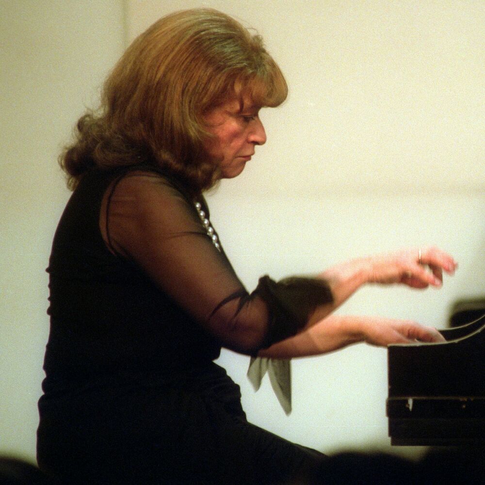 Picture of Idil Biret