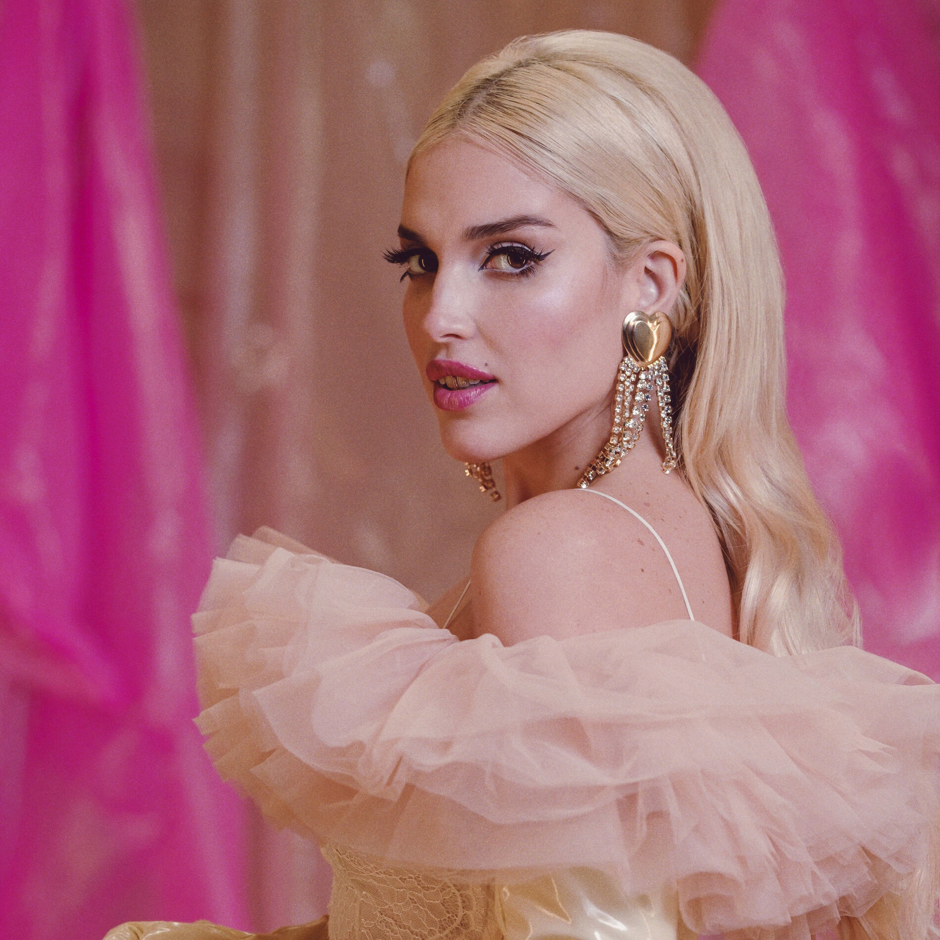 Artist picture of Elena Rose