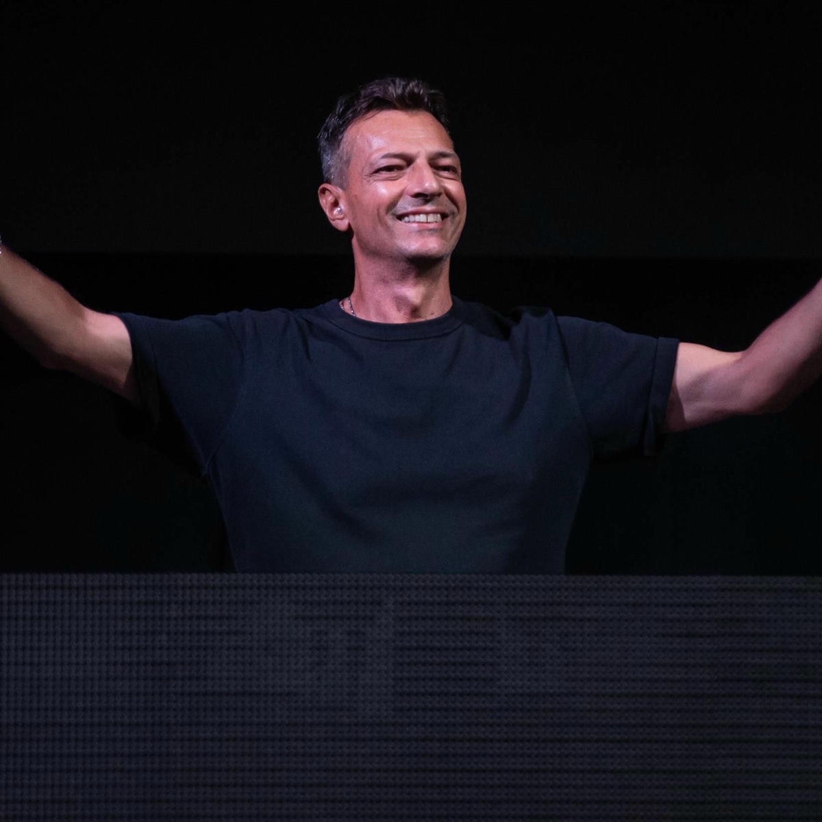 Artist picture of Molella