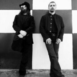 Picture of Daron Malakian and Scars On Broadway