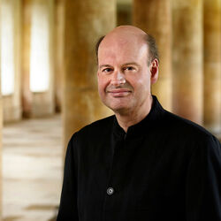Picture of Stephen Layton
