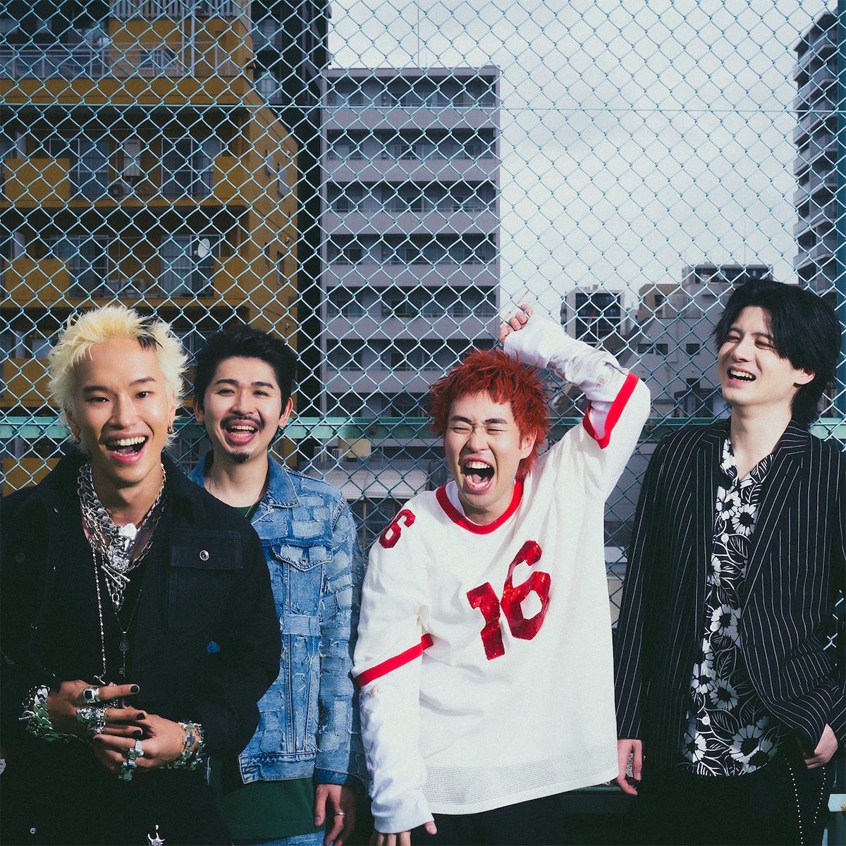 ミュージシャン paledusk PALEDUSK: アルバム、曲、コンサート | Deezer