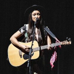 Picture of Raye Zaragoza