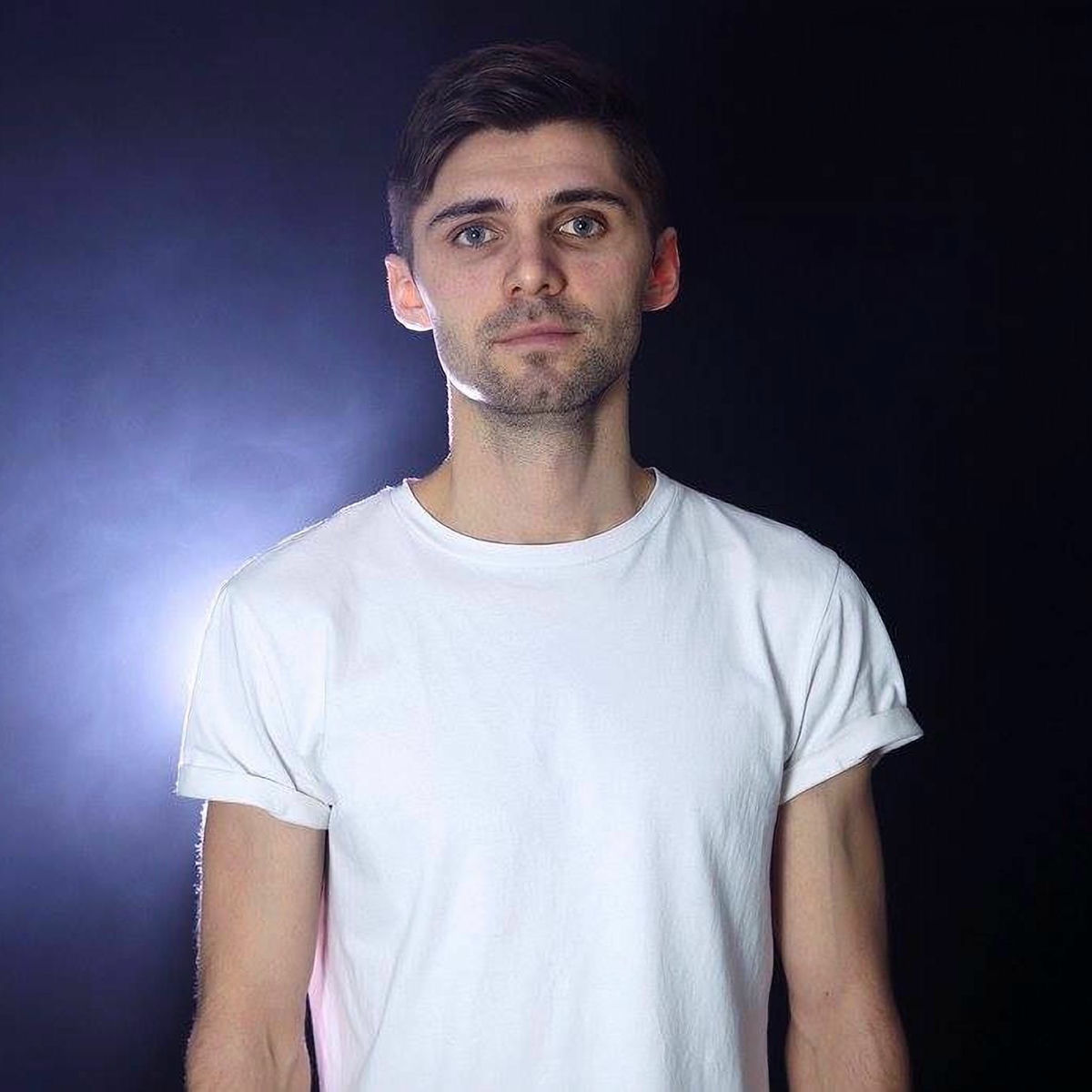 Artist picture of Ben Woodward