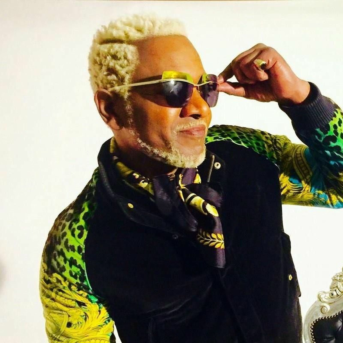 Artist picture of Awilo Longomba