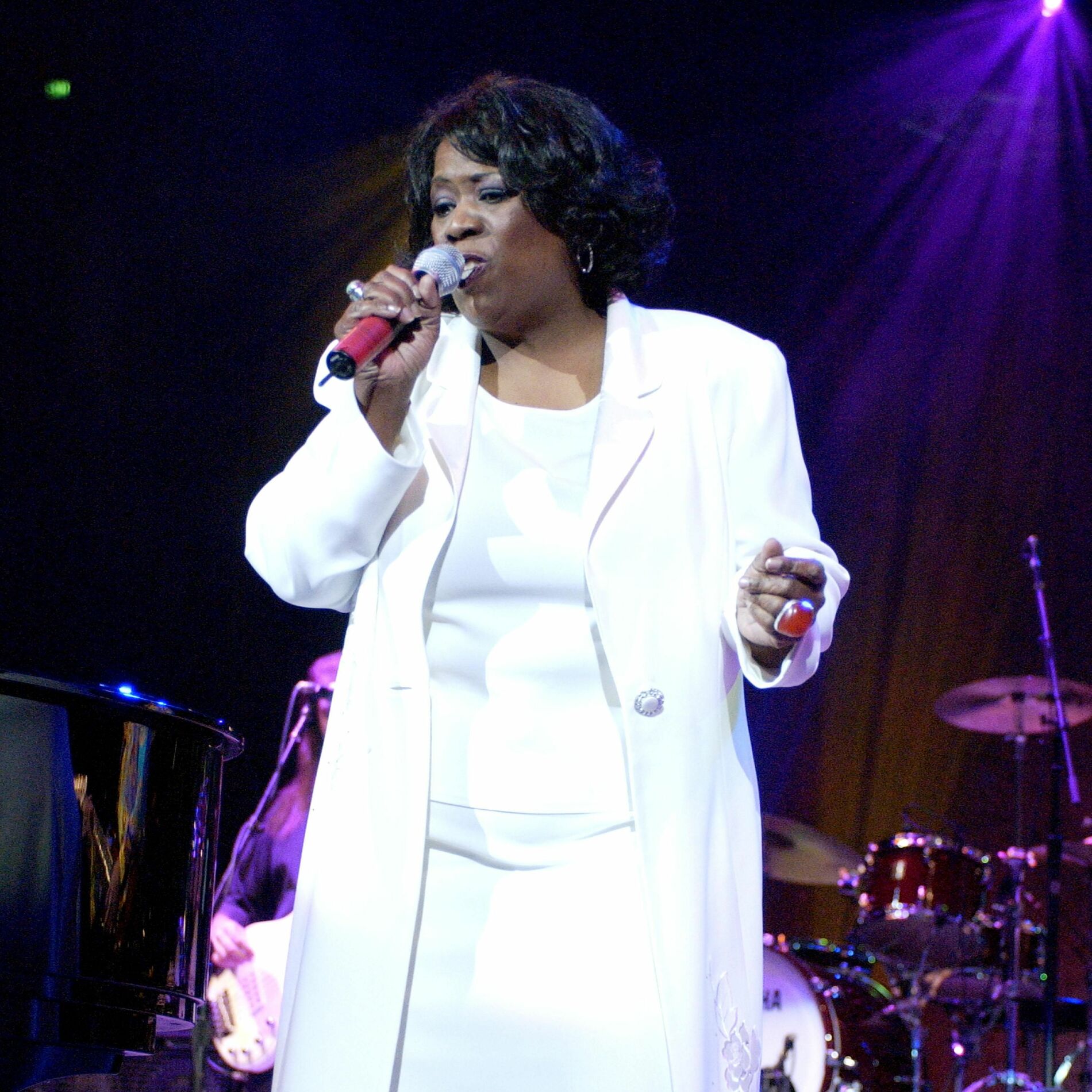 Artist picture of Carmen Twillie