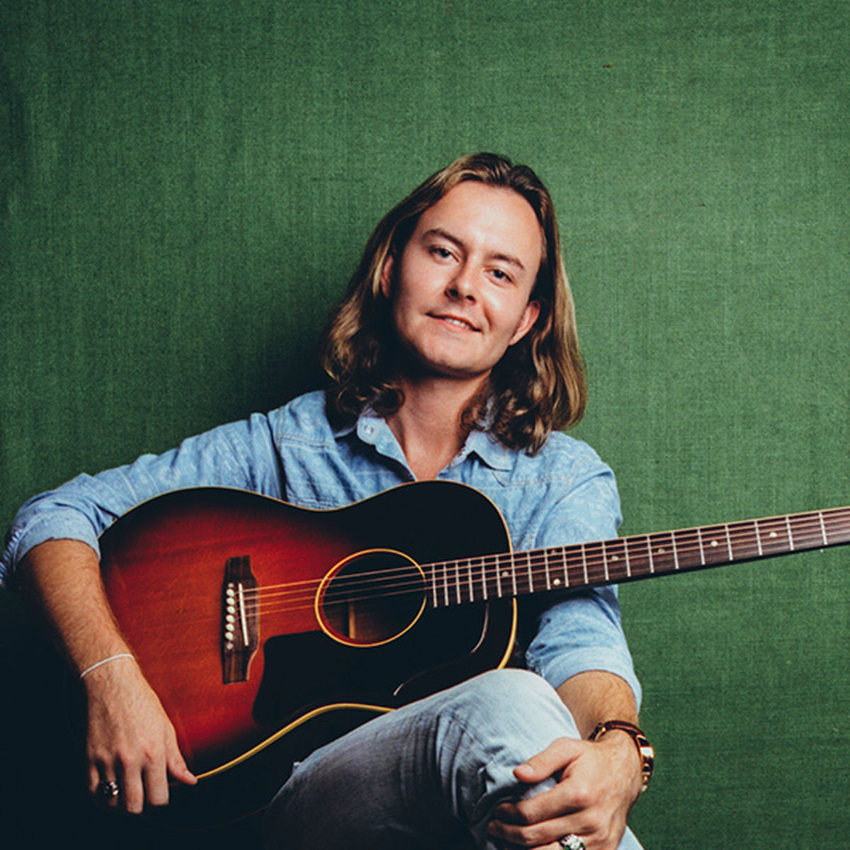 Artist picture of Dee White