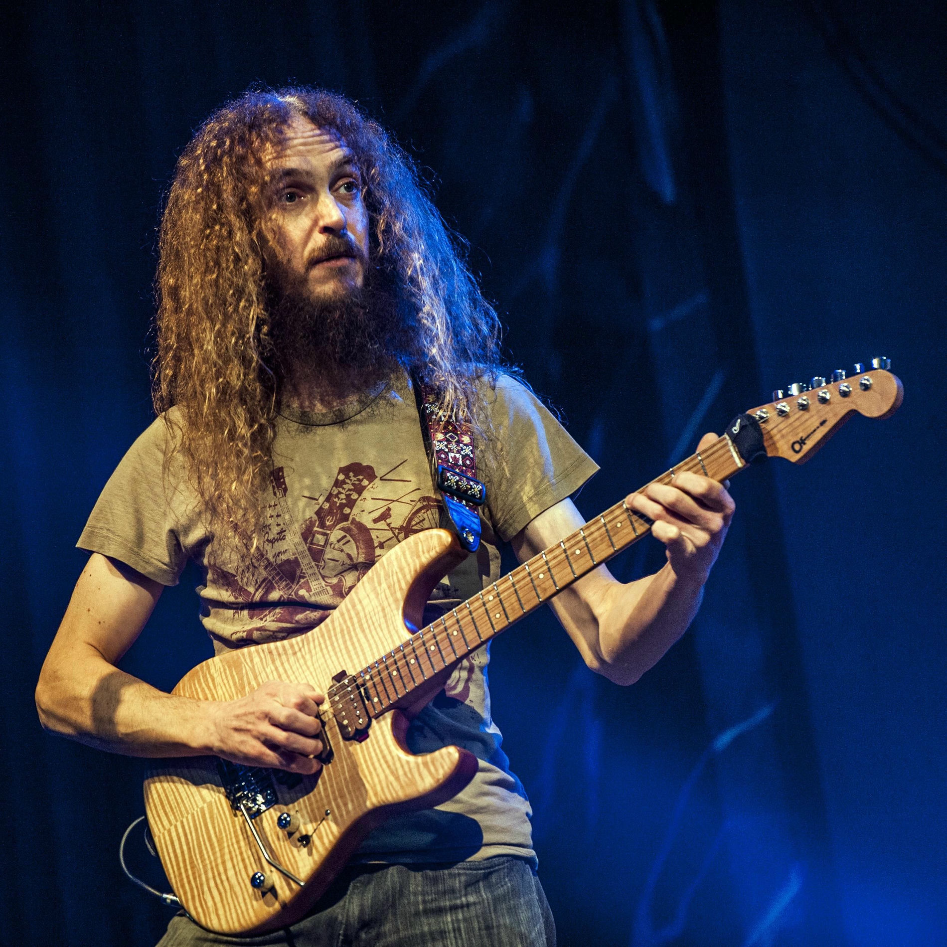 Artist picture of Guthrie Govan