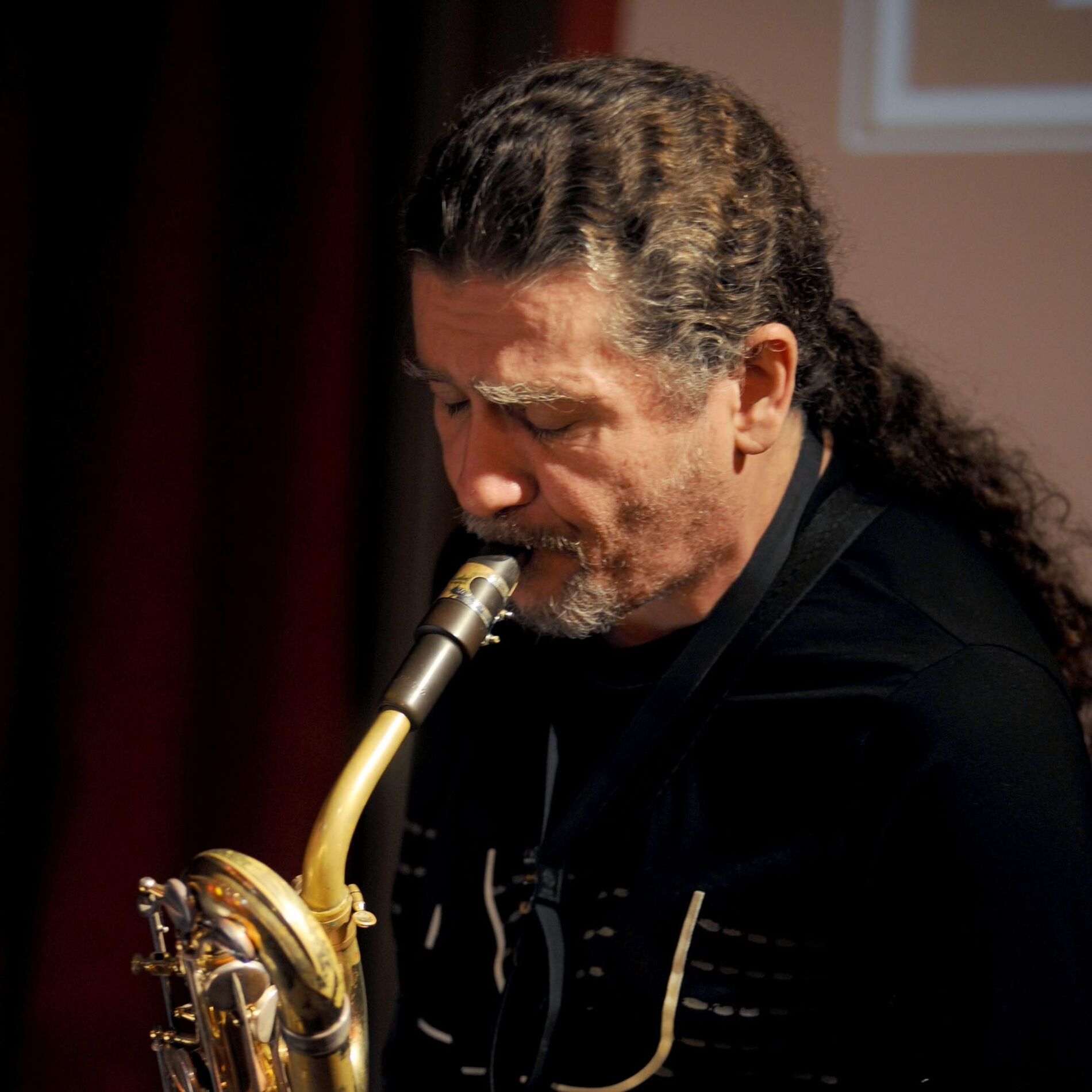 Artist picture of Javier Girotto