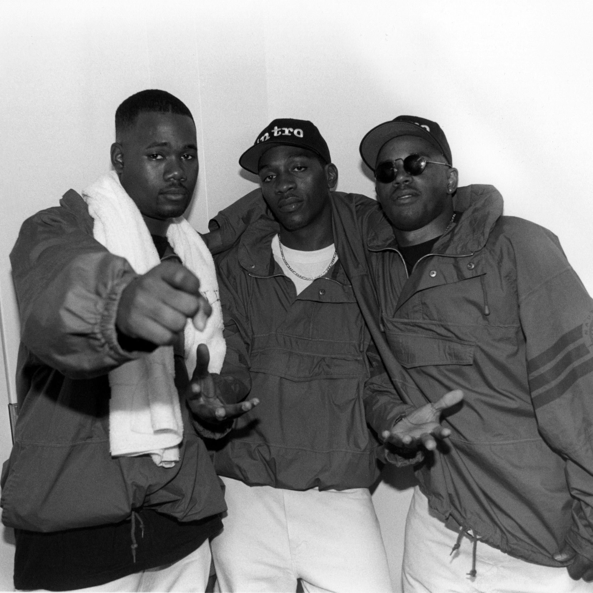 Artist picture of Intro